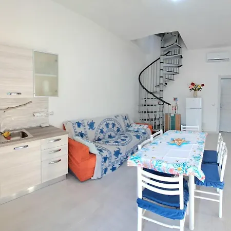 Followthesun- Fronte Mare בית הארחה פורטוסקוזו