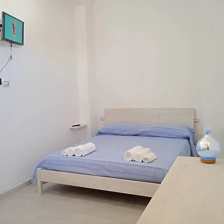 Followthesun- Fronte Mare בית הארחה 3*