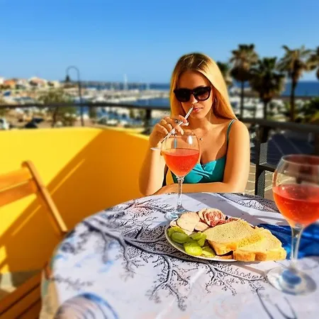 בית הארחה Followthesun- Fronte Mare 3*